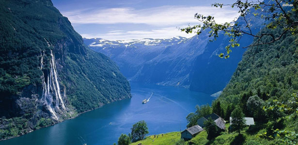 This is default featured slide 3 title